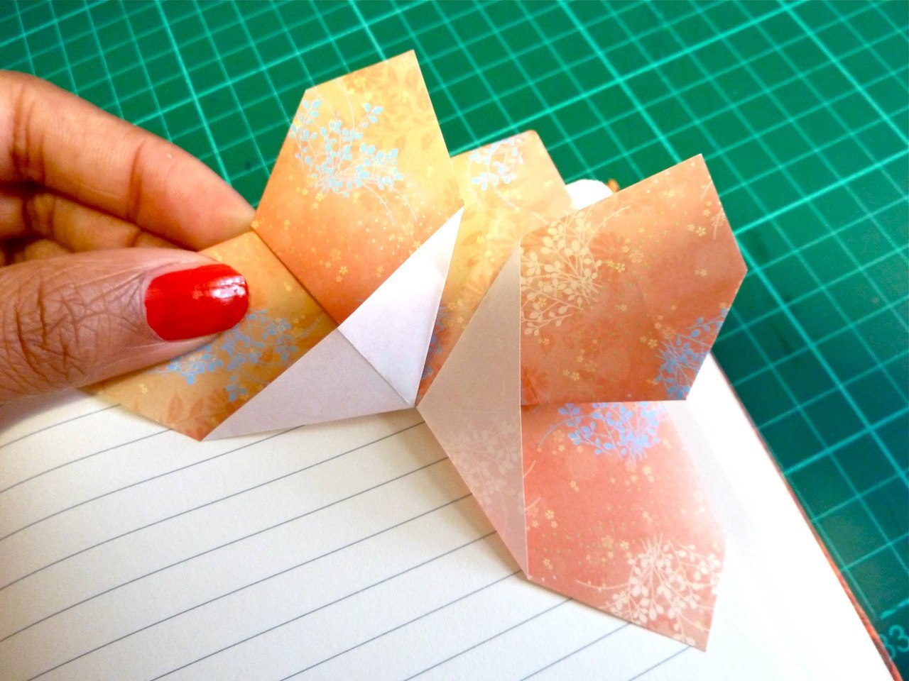 ​Платье для открытки: оригами